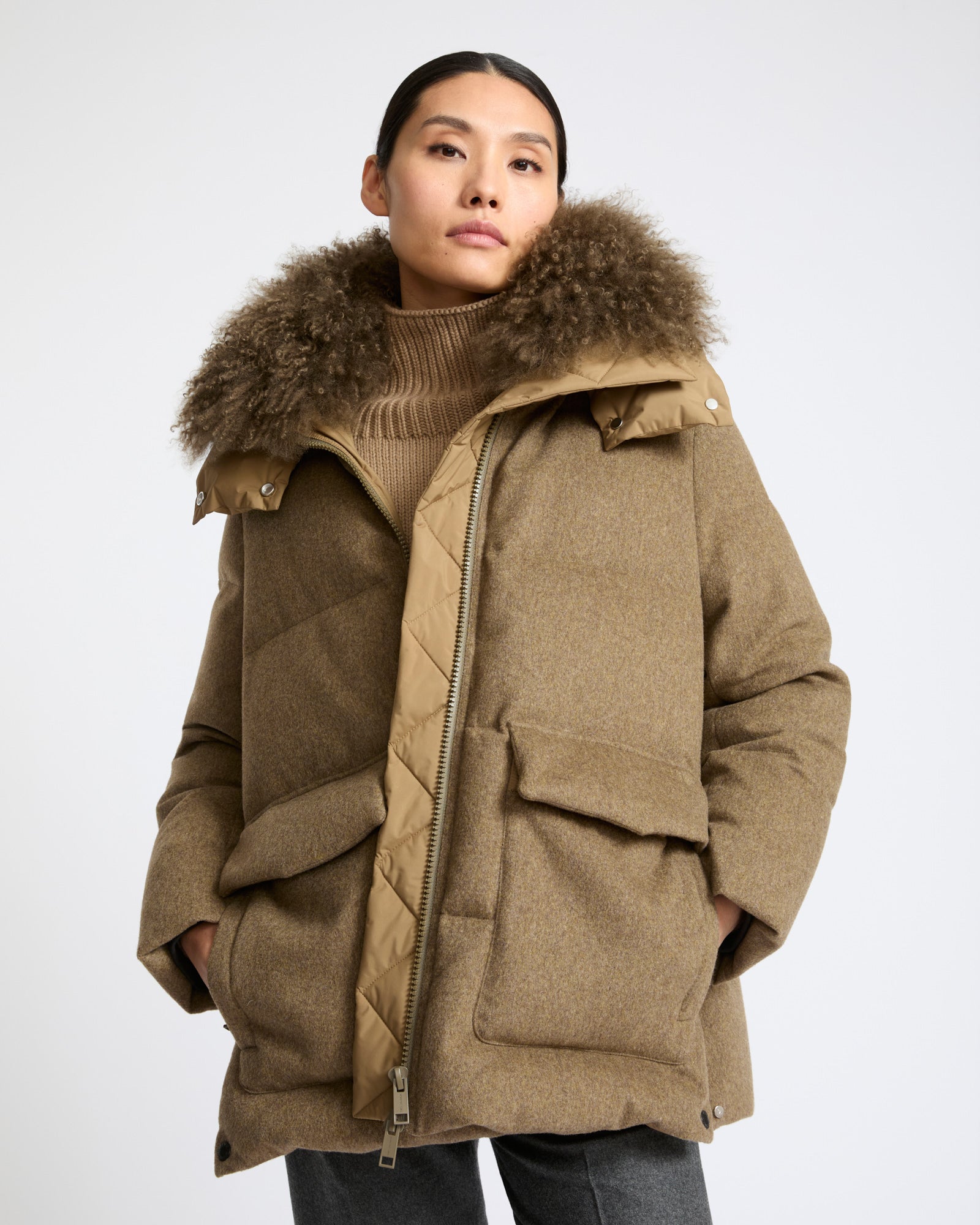 Hooded down jacket in Loro Piana 100% cashmere membrane fabric with long curly lambskin trim - Yves Salomon - New Fall Winter Collection