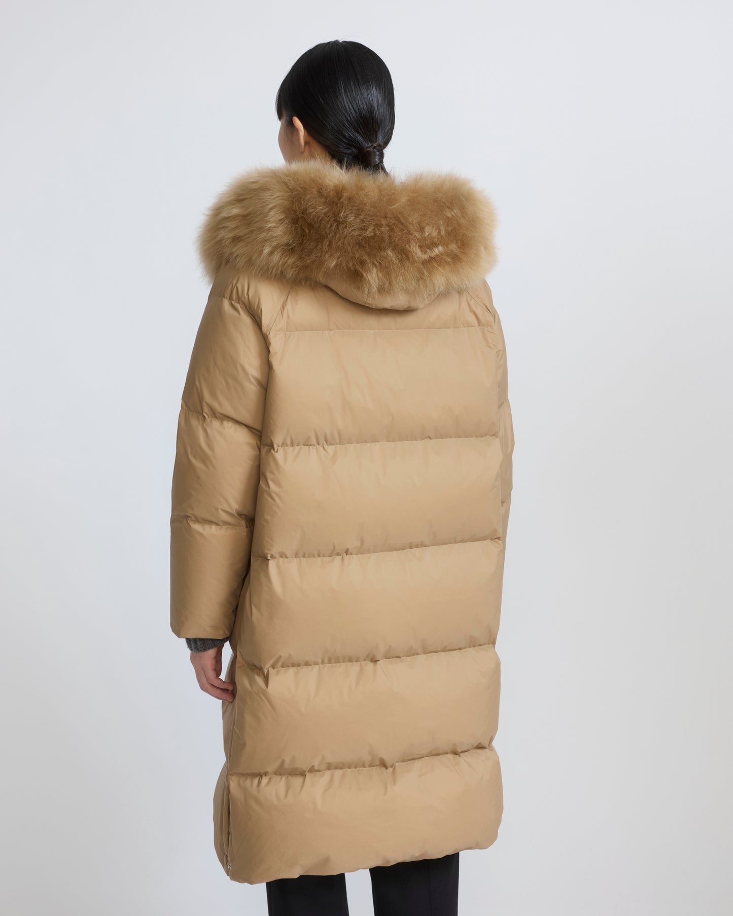 Long down jacket in waterproof technical fabric with airy lamb wool trim - Yves Salomon - New Fall/Winter Collection