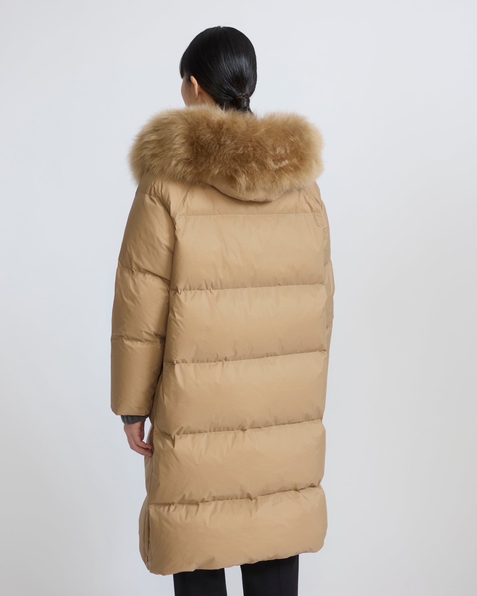 Long down jacket in waterproof technical fabric with airy lamb wool trim - Yves Salomon - New Fall/Winter Collection