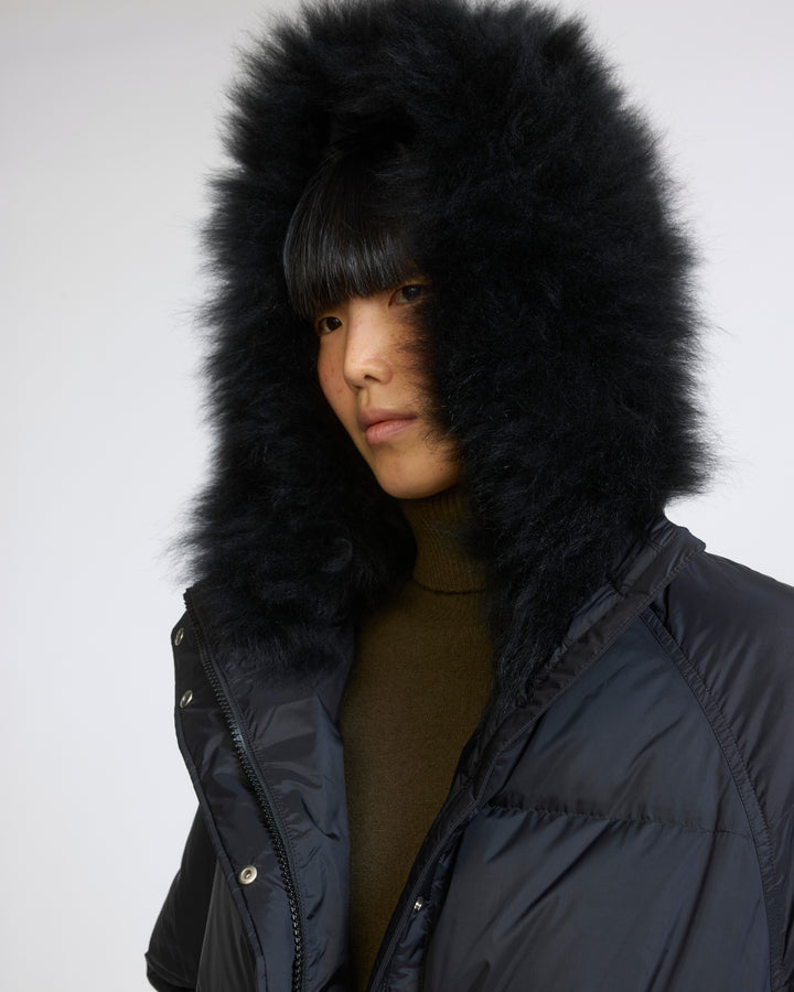 Long down jacket in waterproof technical fabric with airy lamb wool trim - Yves Salomon - New Fall/Winter Collection