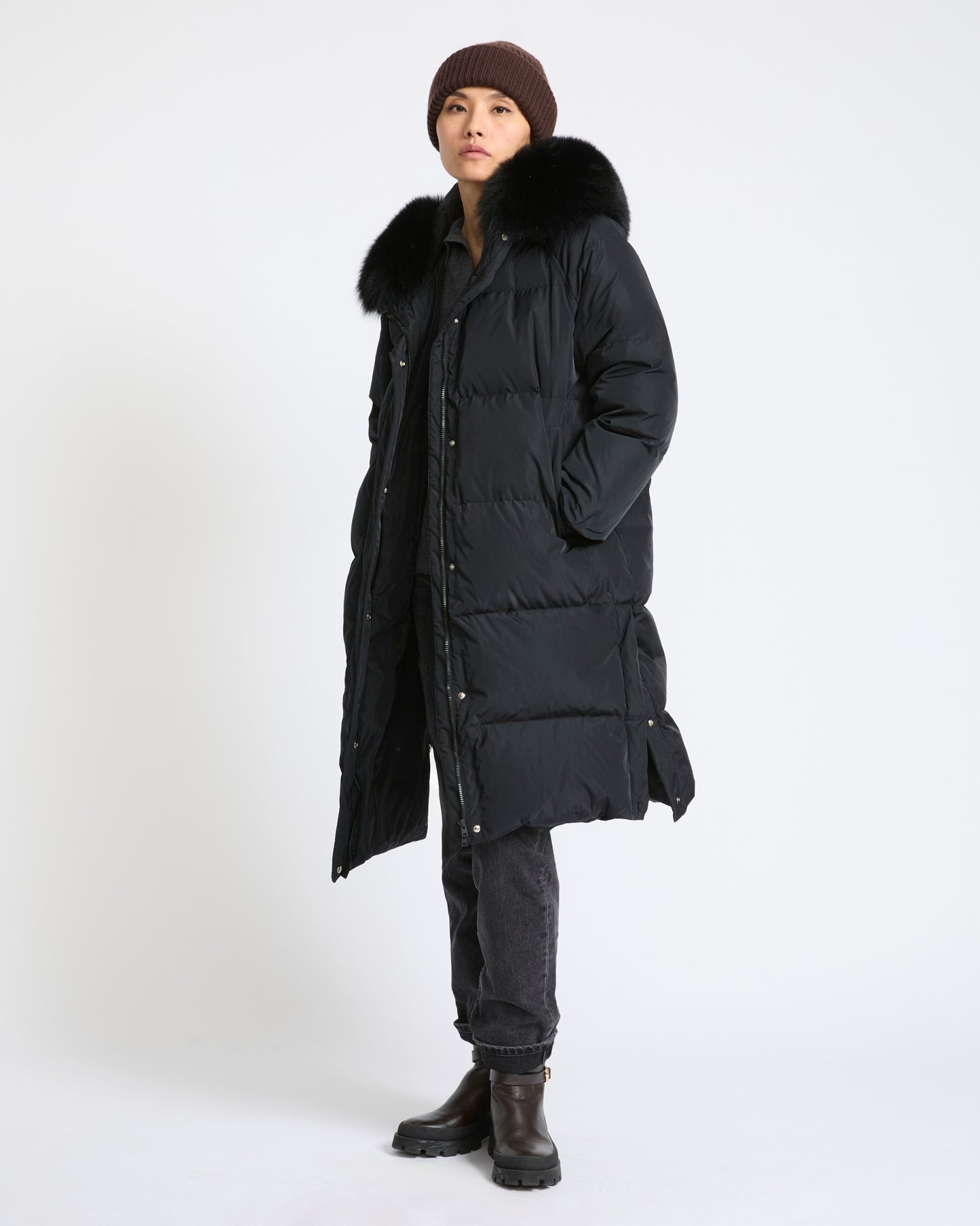 Long down jacket in waterproof technical fabric with fox fur trim - Yves Salomon - New Fall Winter Collection
