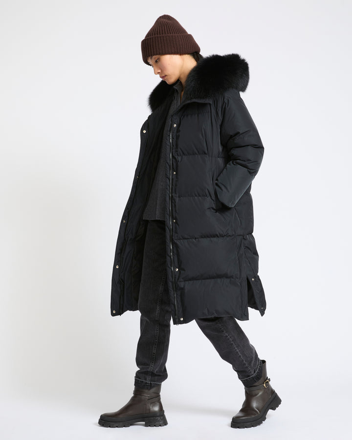 Long down jacket in waterproof technical fabric with fox fur trim - Yves Salomon - New Fall Winter Collection