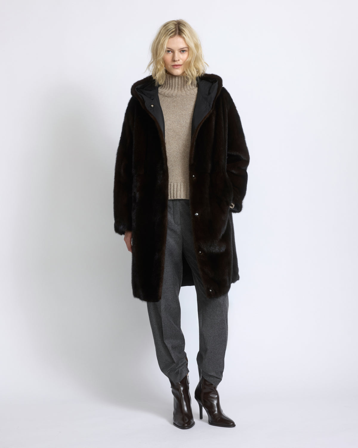 Long smooth hooded down jacket in reversible water-repellent technical fabric and mink fur - Yves Salomon - New Fall/Winter Collection
