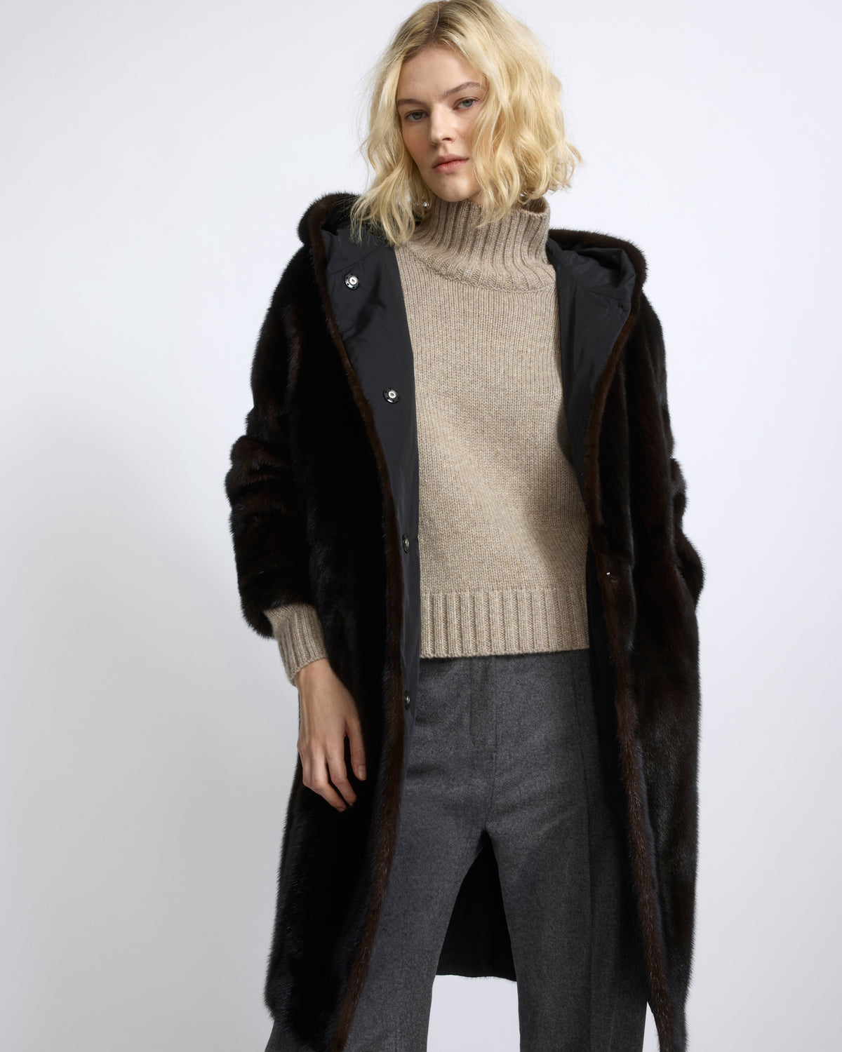 Long smooth hooded down jacket in reversible water-repellent technical fabric and mink fur - Yves Salomon - New Fall/Winter Collection