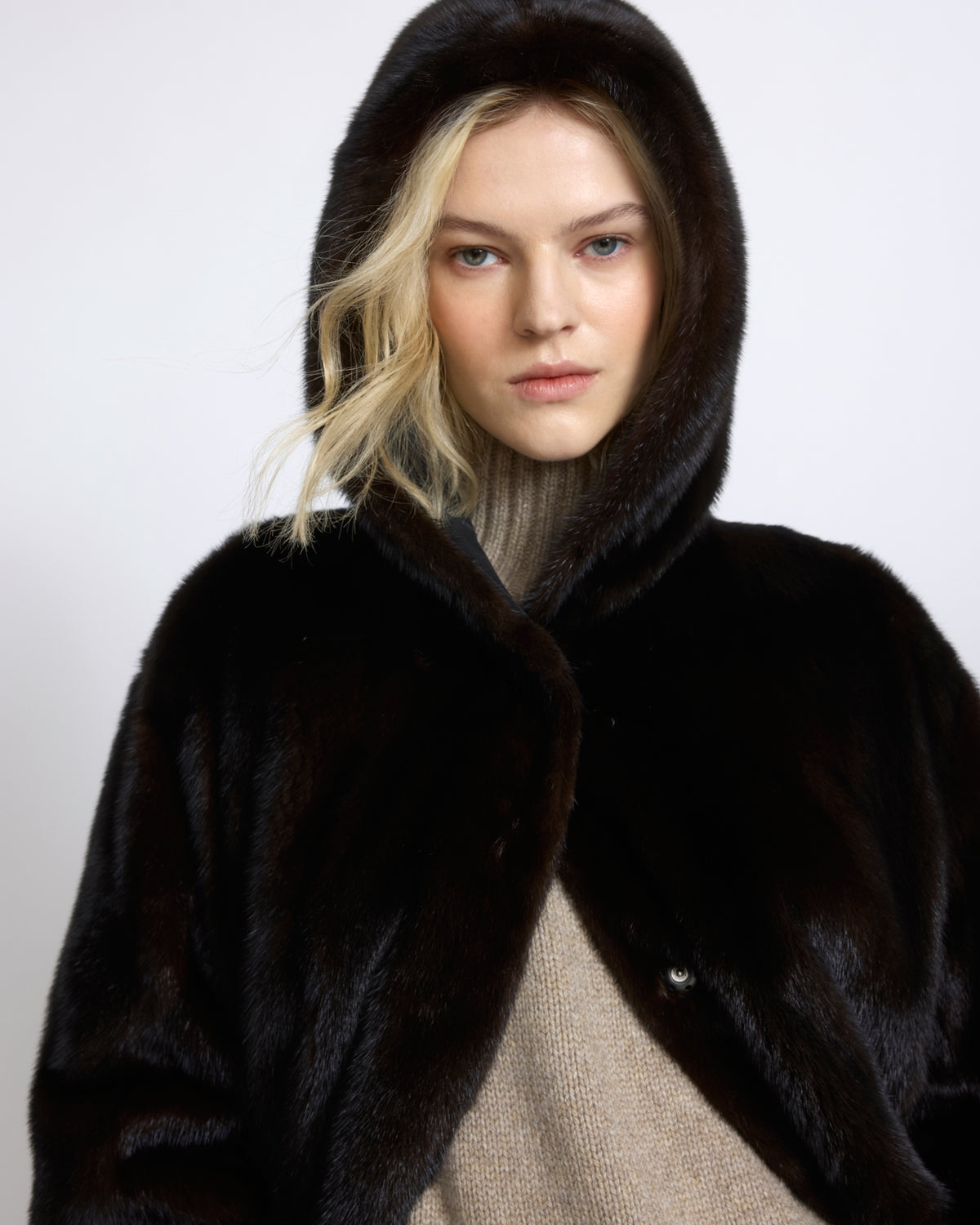 Long smooth hooded down jacket in reversible water-repellent technical fabric and mink fur - Yves Salomon - New Fall/Winter Collection