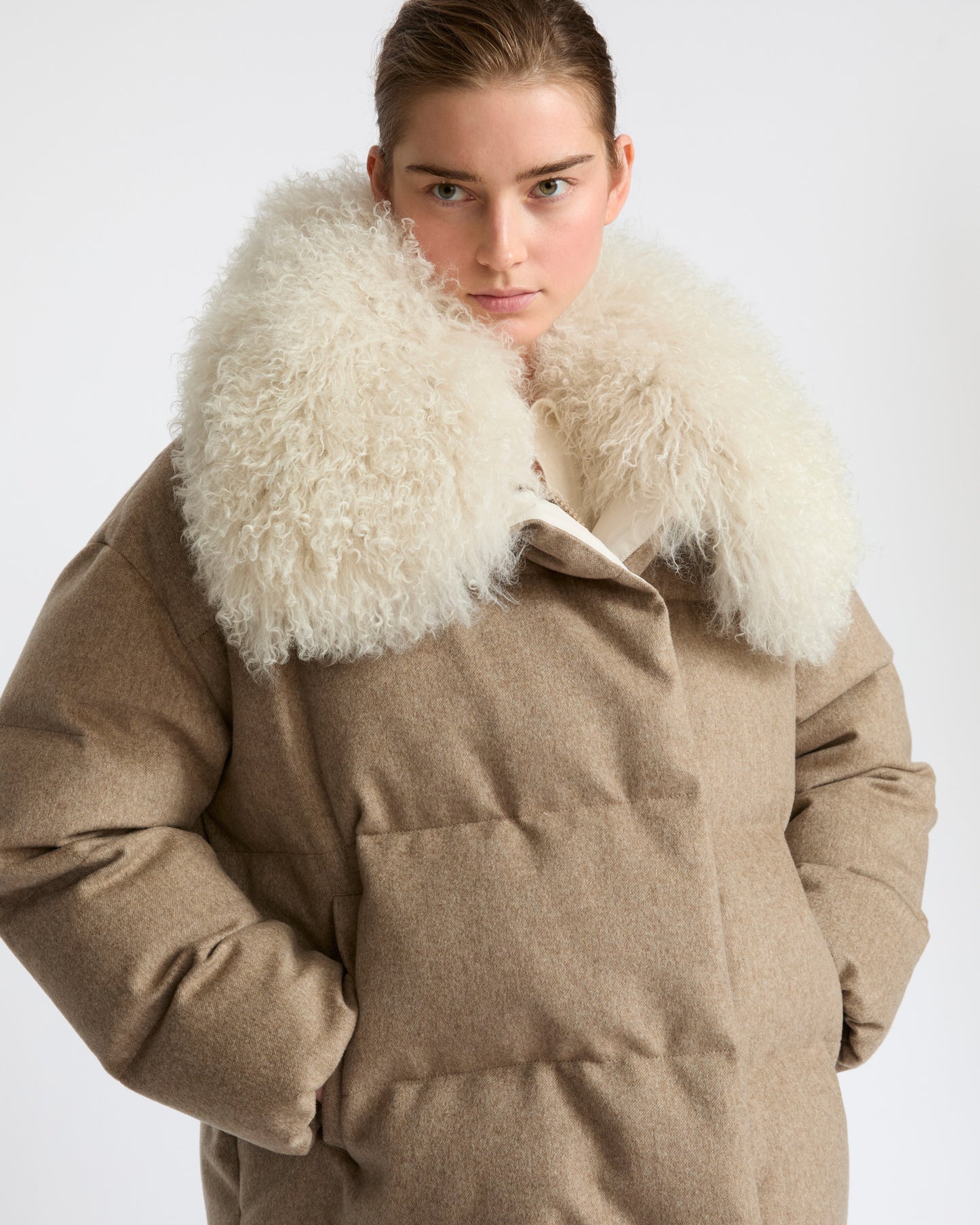 Down jacket in Loro Piana cashmere fabric with long curly lambskin collar - Yves Salomon - New Fall Winter Collection
