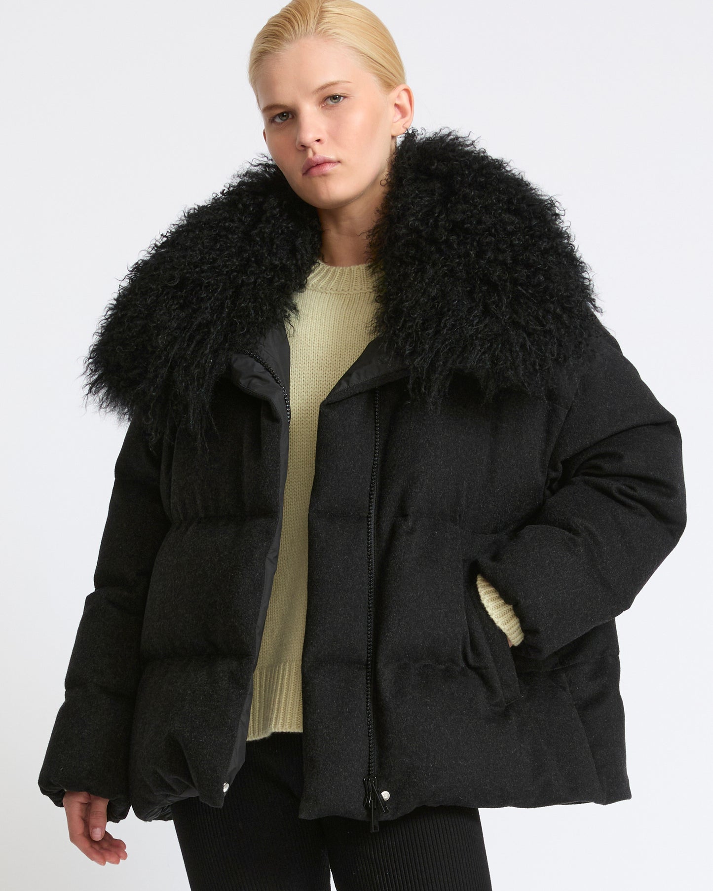 Down jacket in Loro Piana cashmere fabric with long curly lambskin collar - Yves Salomon - New Fall Winter Collection