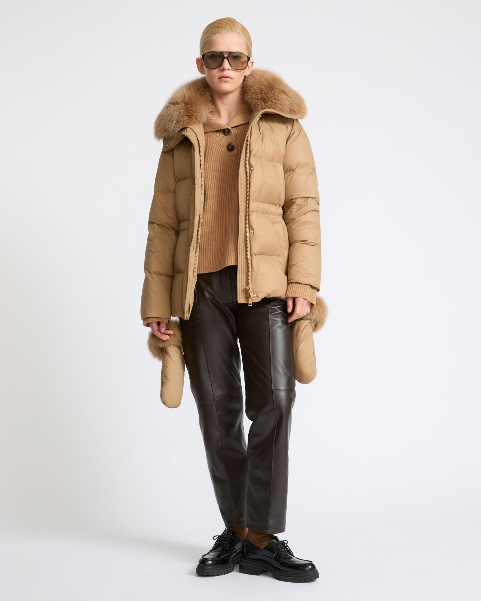 Down jacket in waterproof technical fabric with mittens and fox fur trim - Yves Salomon - New Fall Winter Collection