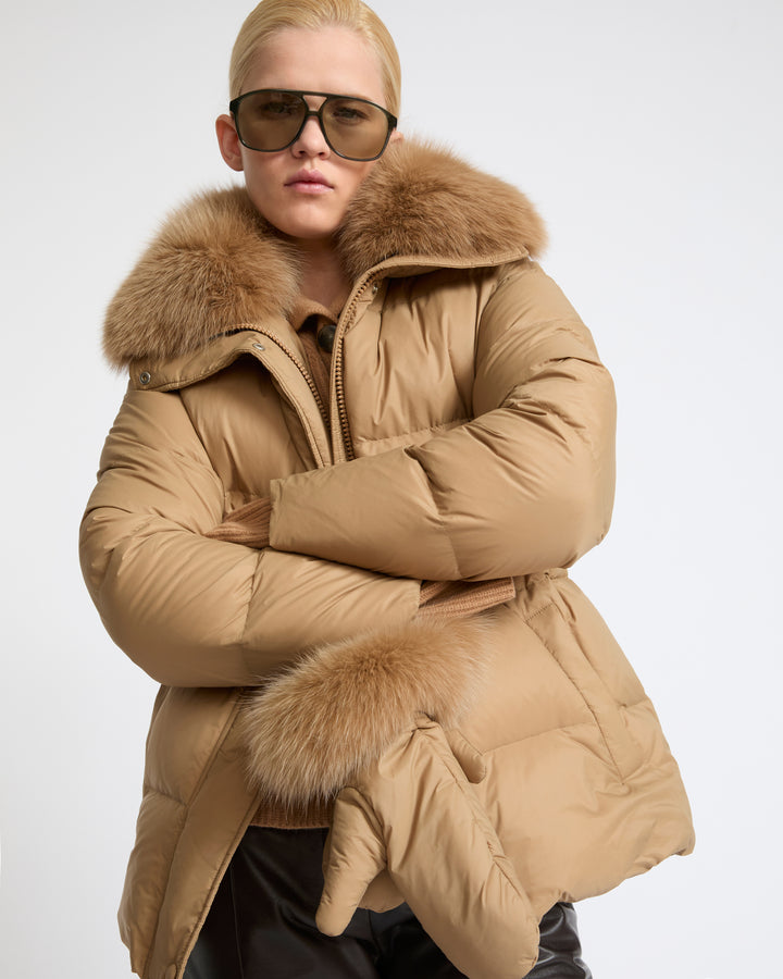 Down jacket in waterproof technical fabric with mittens and fox fur trim - Yves Salomon - New Fall Winter Collection