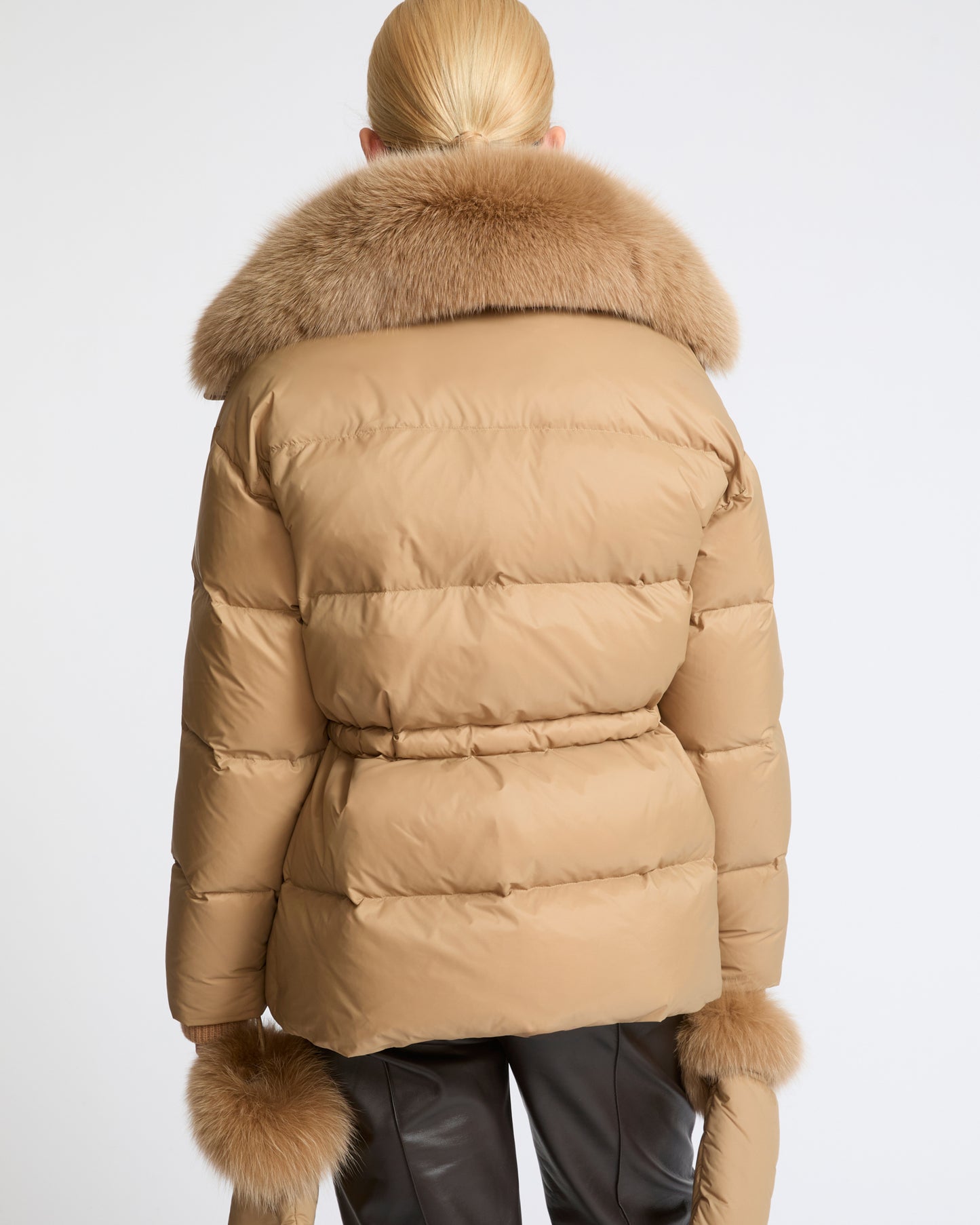 Down jacket in waterproof technical fabric with mittens and fox fur trim - Yves Salomon - New Fall Winter Collection