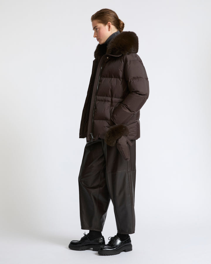 Down jacket in waterproof technical fabric with mittens and fox fur trim - Yves Salomon - New Fall Winter Collection