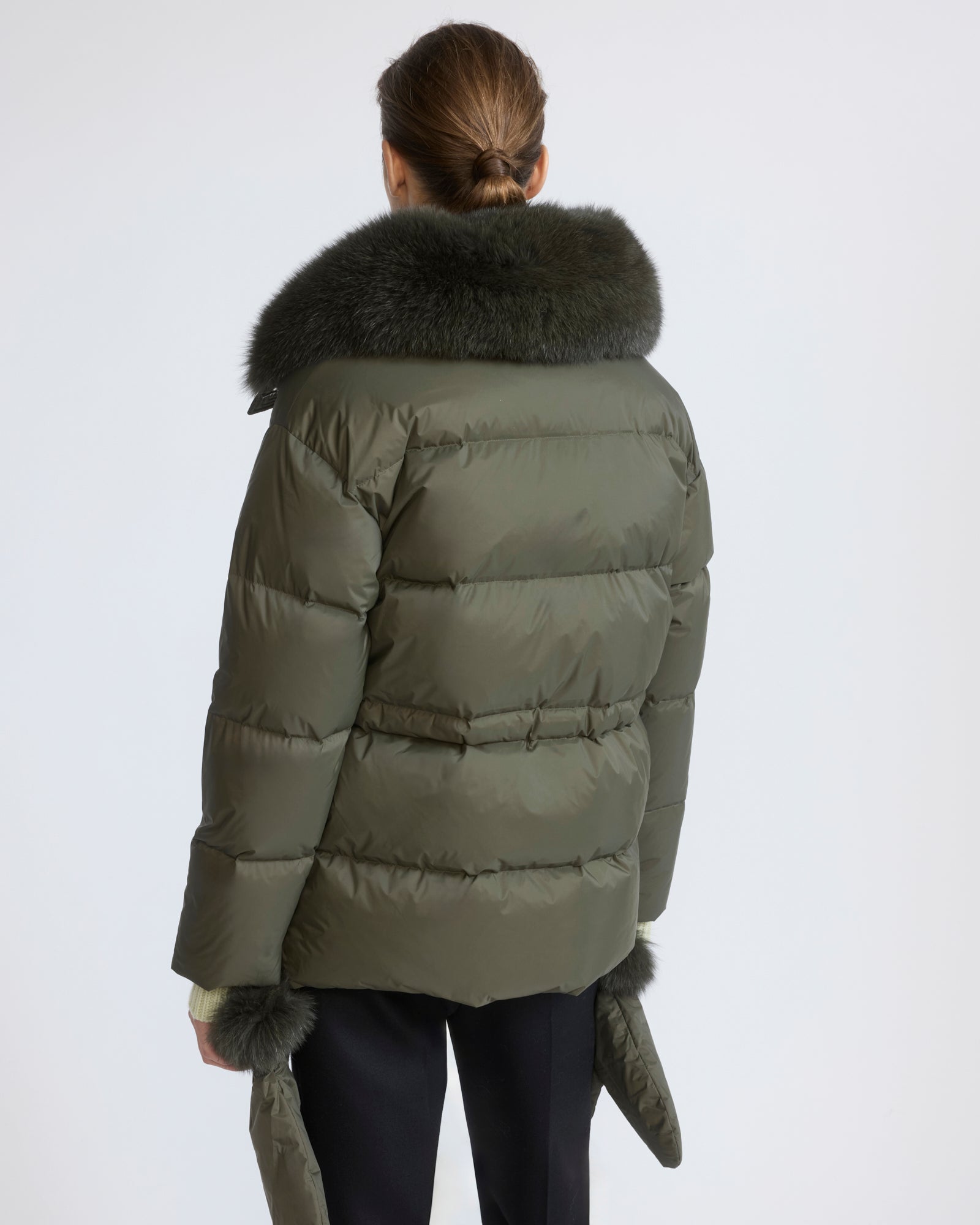 Down jacket in waterproof technical fabric with mittens and fox fur trim - Yves Salomon - New Fall/Winter Collection