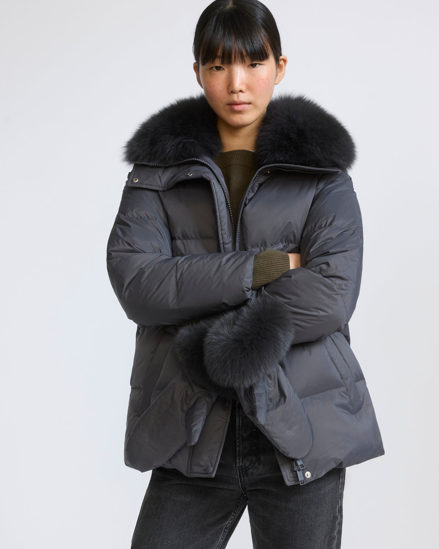 Down jacket in waterproof technical fabric with mittens and fox fur trim - Yves Salomon - New Fall/Winter Collection