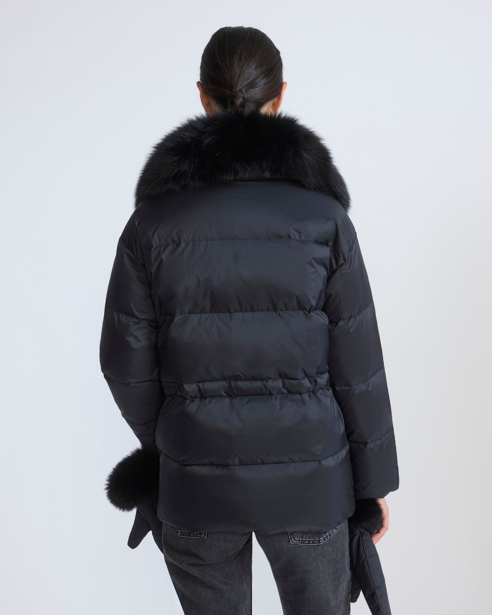 Down jacket in waterproof technical fabric with mittens and fox fur trim - Yves Salomon - New Fall/Winter Collection