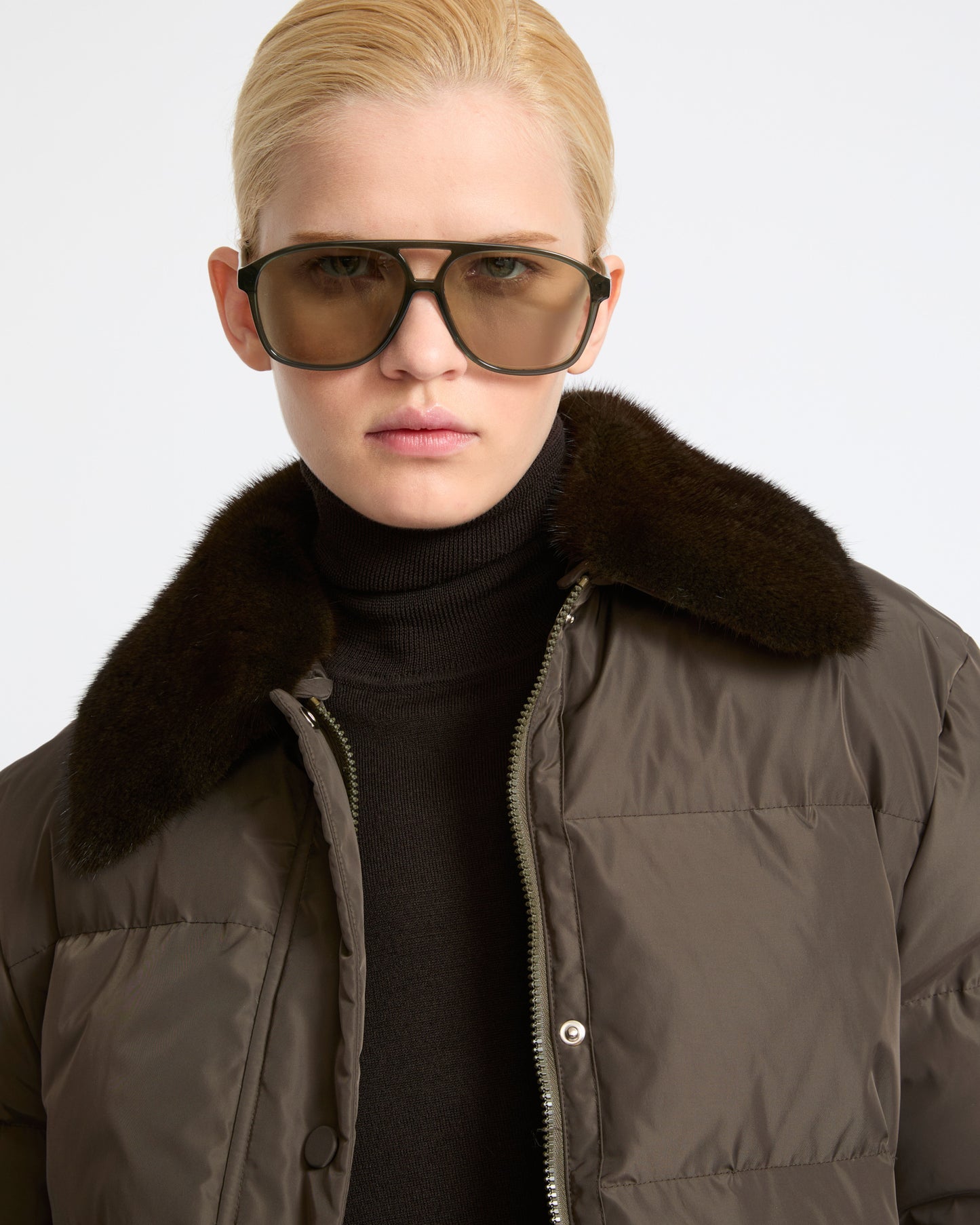 Short down jacket in waterproof technical fabric with mink fur trim - Yves Salomon - New Fall Winter Collection