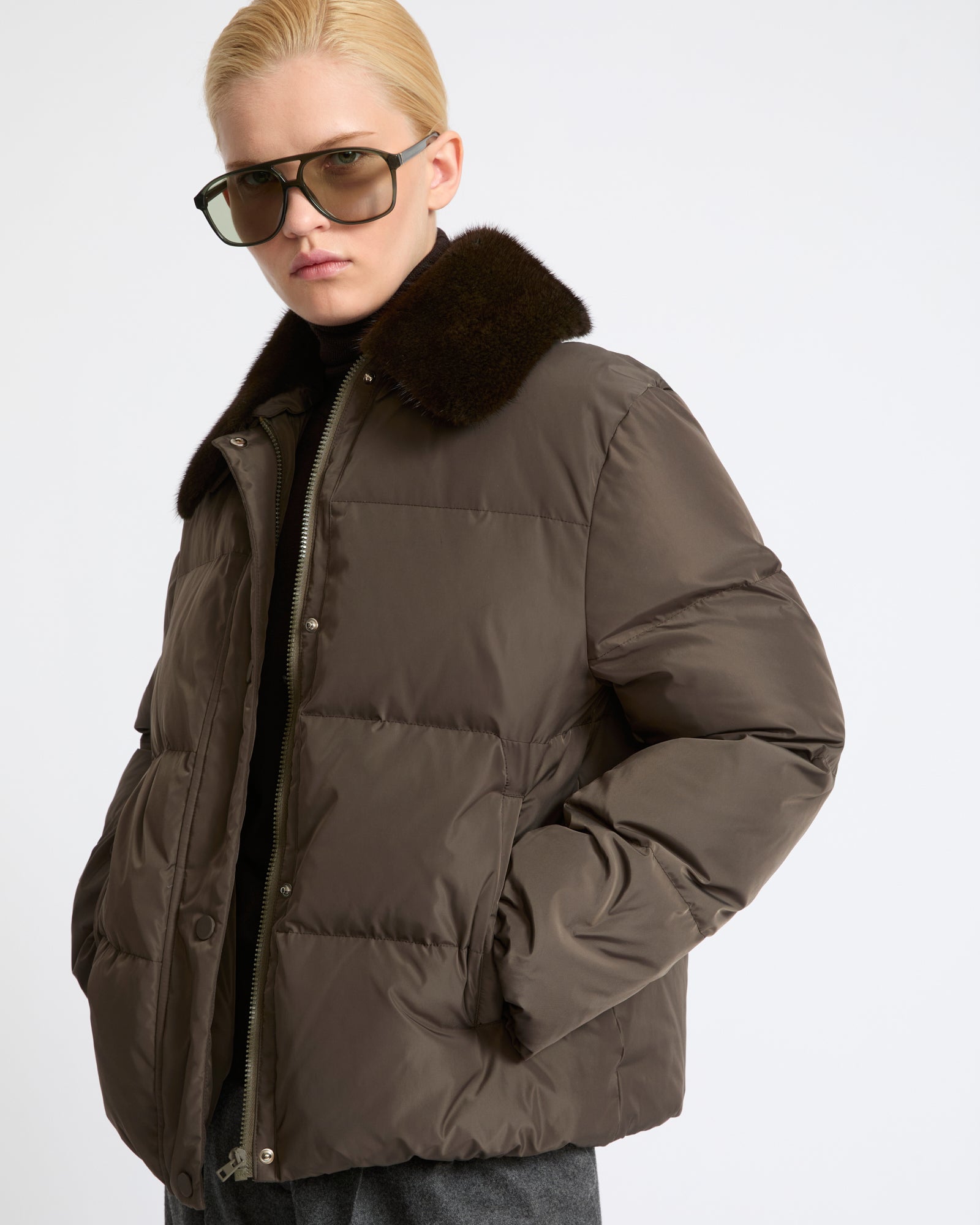 Short down jacket in waterproof technical fabric with mink fur trim - Yves Salomon - New Fall Winter Collection