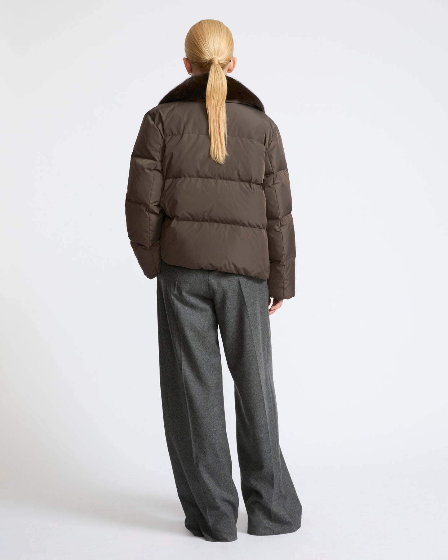 Short down jacket in waterproof technical fabric with mink fur trim - Yves Salomon - New Fall Winter Collection