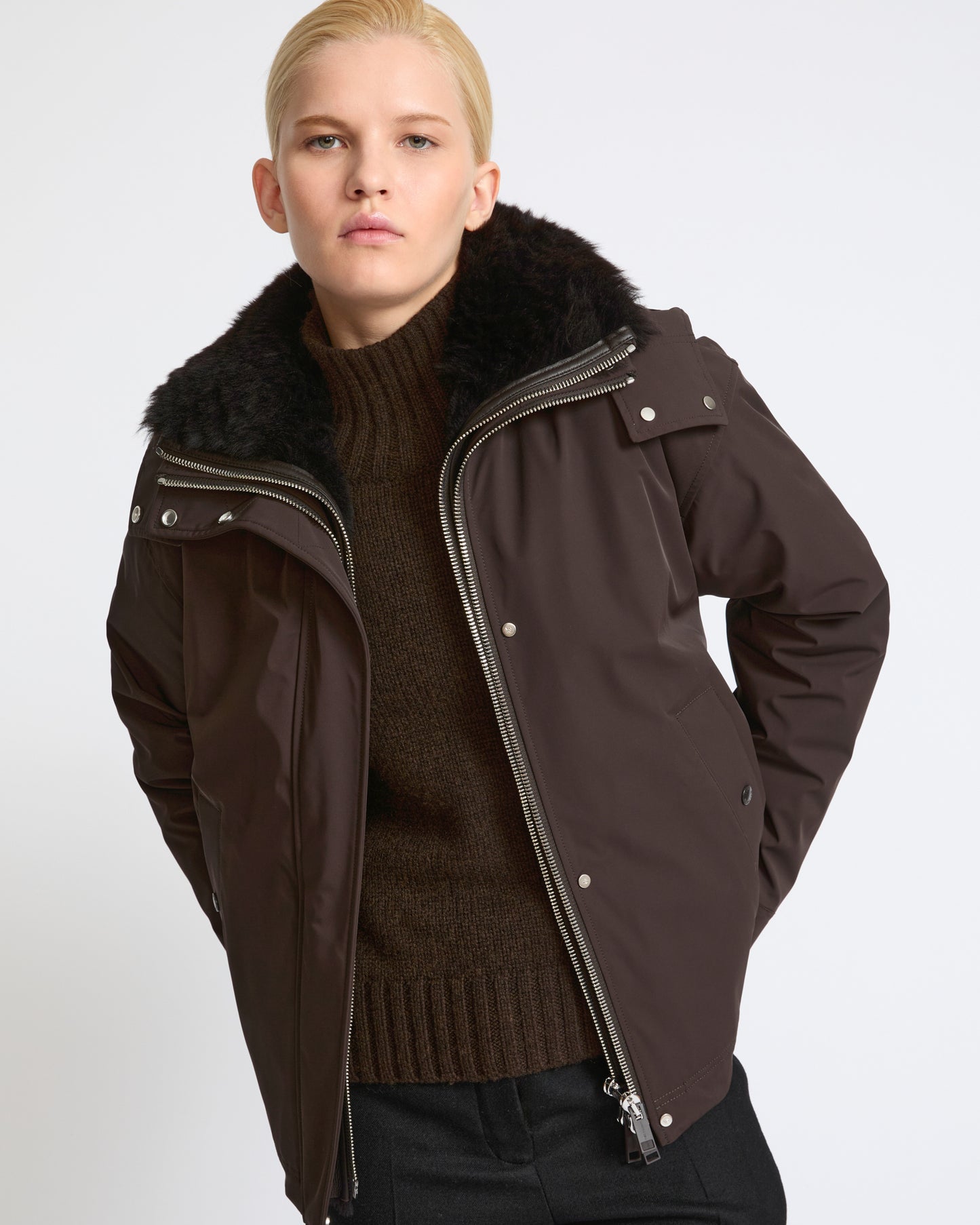 Short hooded parka in waterproof technical fabric with lambskin shearling - Yves Salomon - New Fall Winter Collection