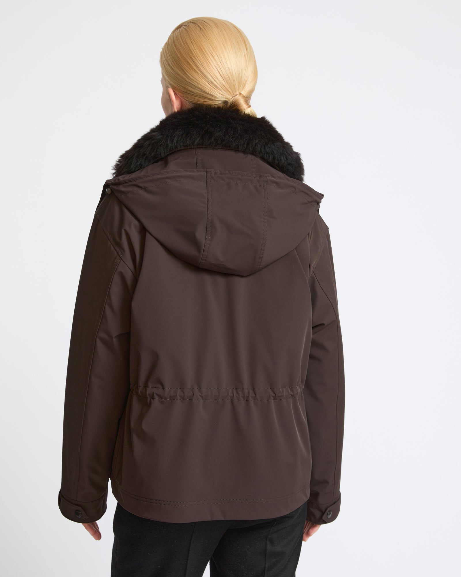 Short hooded parka in waterproof technical fabric with lambskin shearling - Yves Salomon - New Fall Winter Collection
