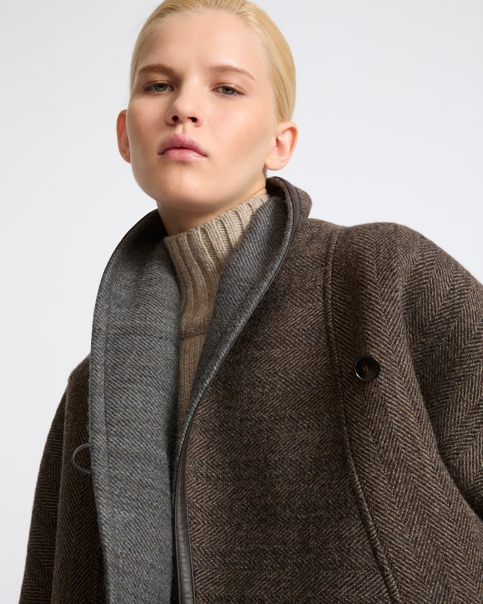 Herringbone double-sided wool cape - Yves Salomon - New Fall Winter Collection