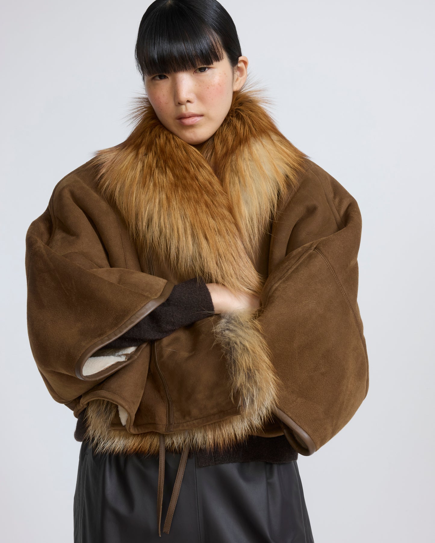 Lambskin shearling cape with fox fur collar - Yves Salomon - New Fall/Winter Collection