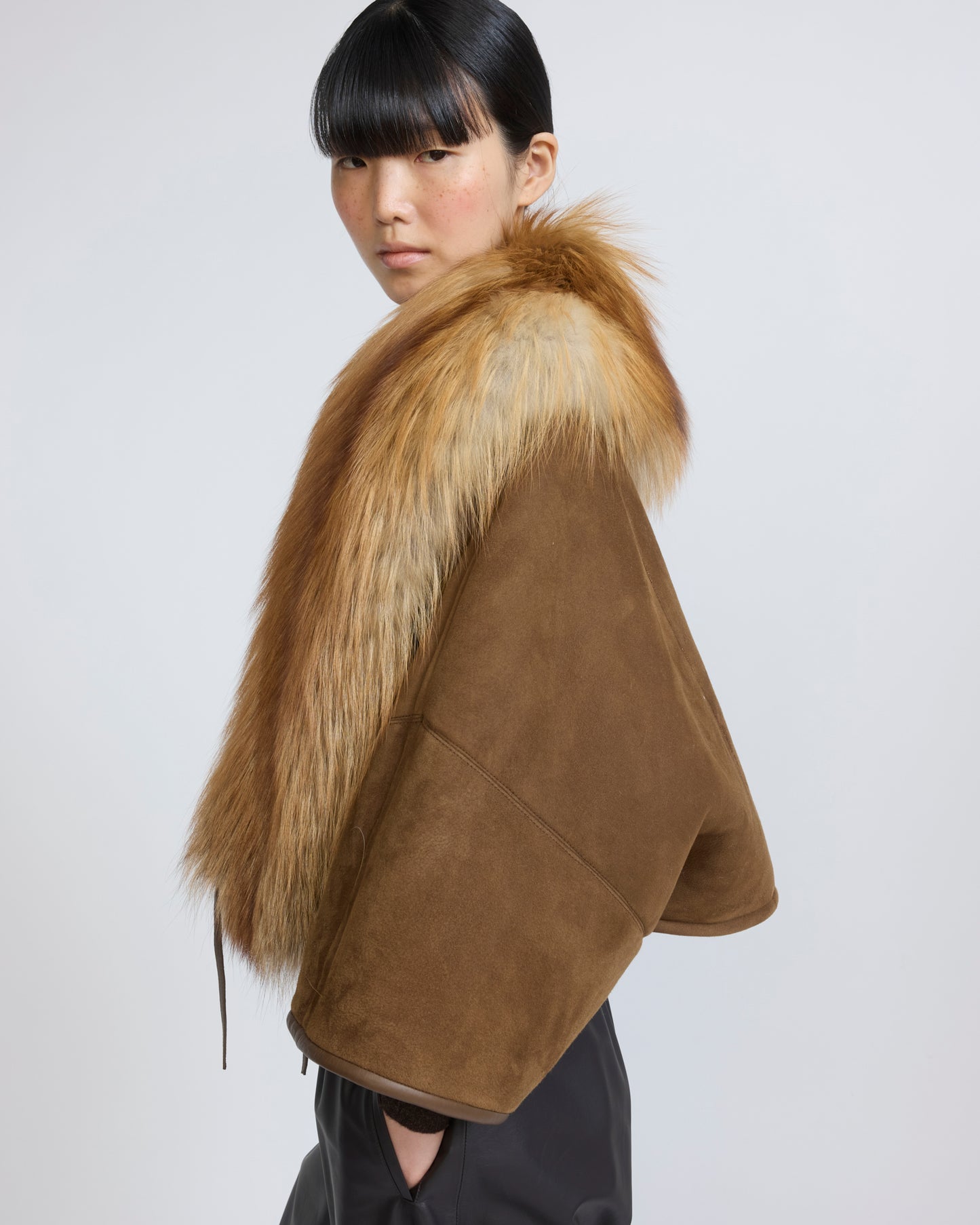 Lambskin shearling cape with fox fur collar - Yves Salomon - New Fall/Winter Collection