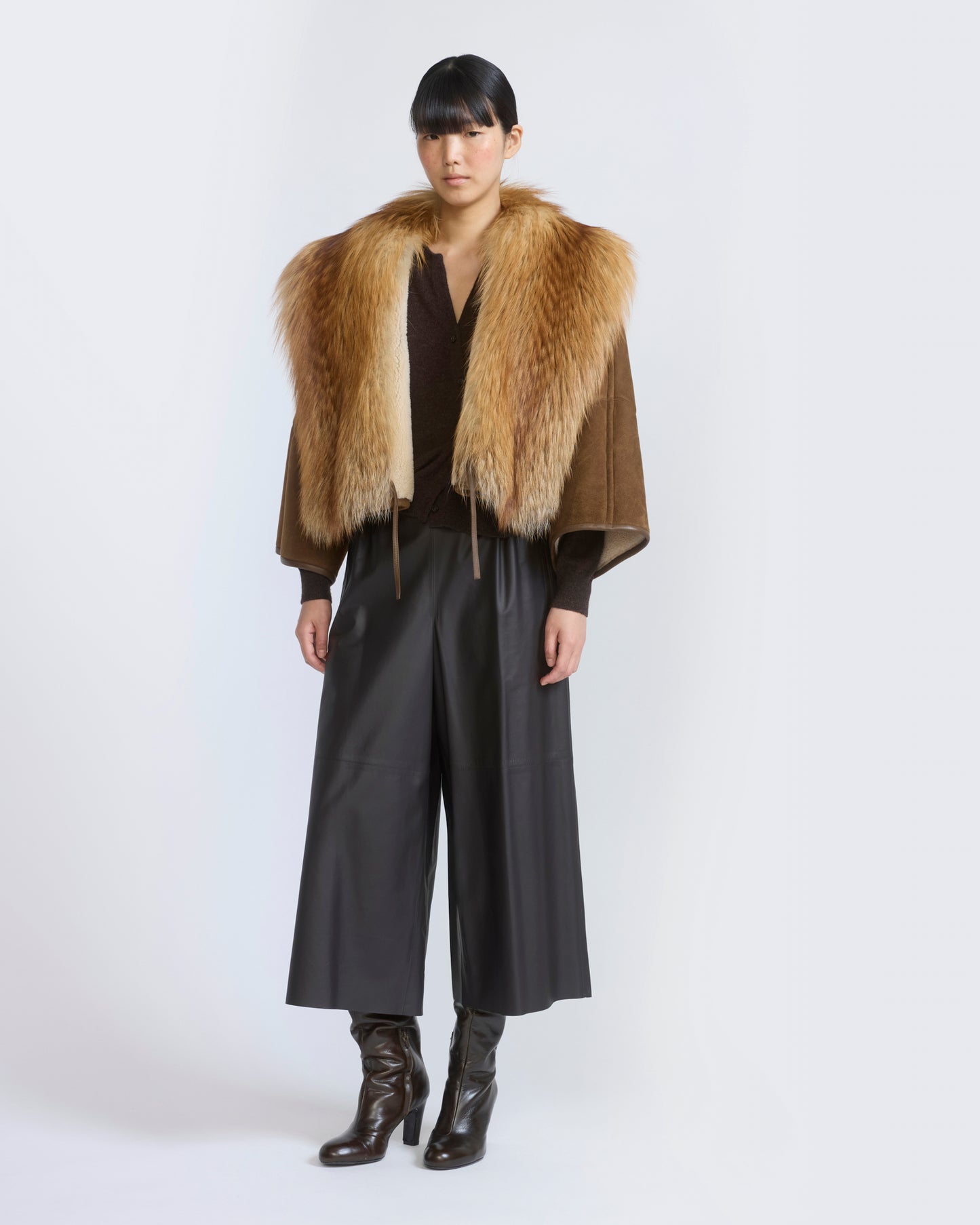 Lambskin shearling cape with fox fur collar - Yves Salomon - New Fall/Winter Collection