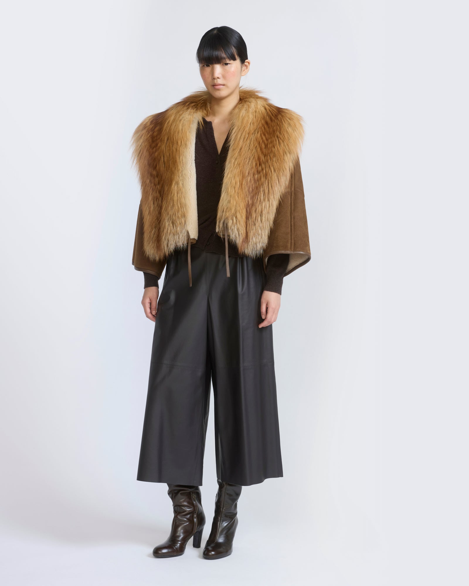 Lambskin shearling cape with fox fur collar - Yves Salomon - New Fall/Winter Collection