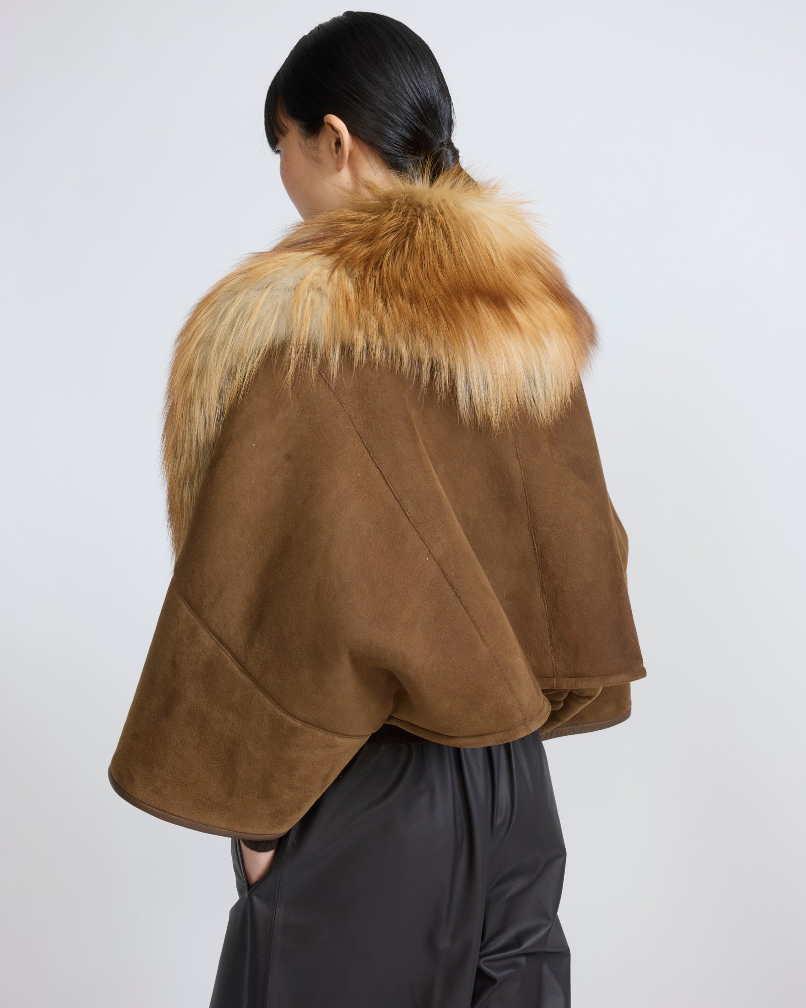 Lambskin shearling cape with fox fur collar - Yves Salomon - New Fall/Winter Collection