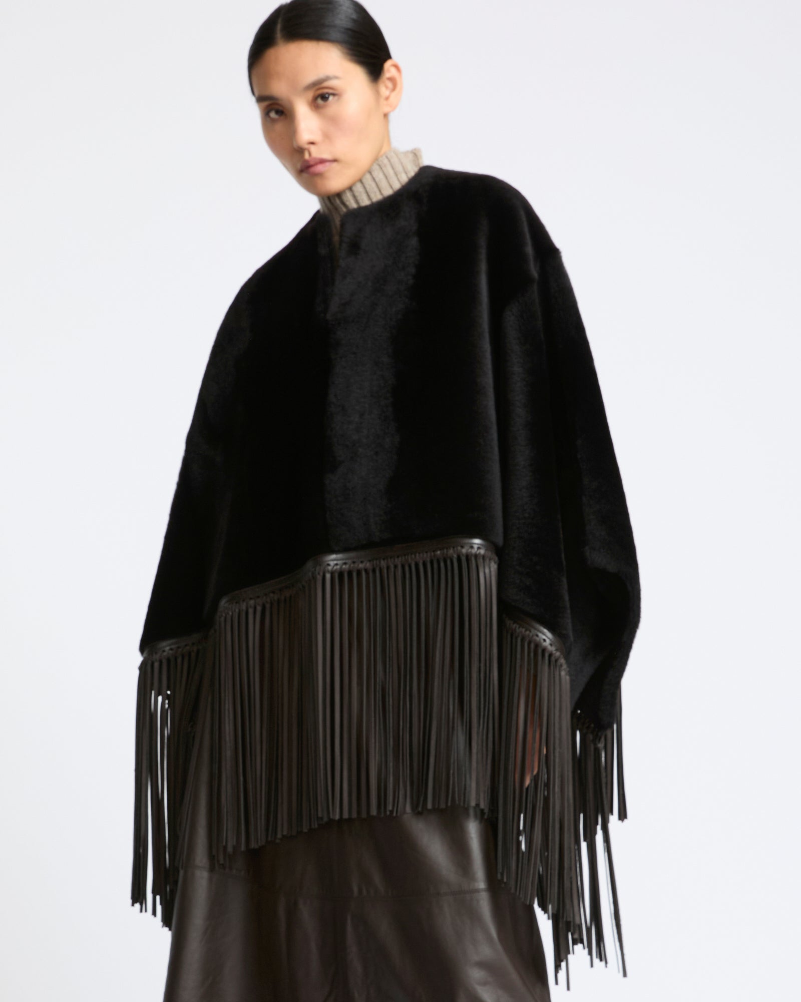 Fringed lambskin shearling cape - Yves Salomon - New Fall Winter Collection