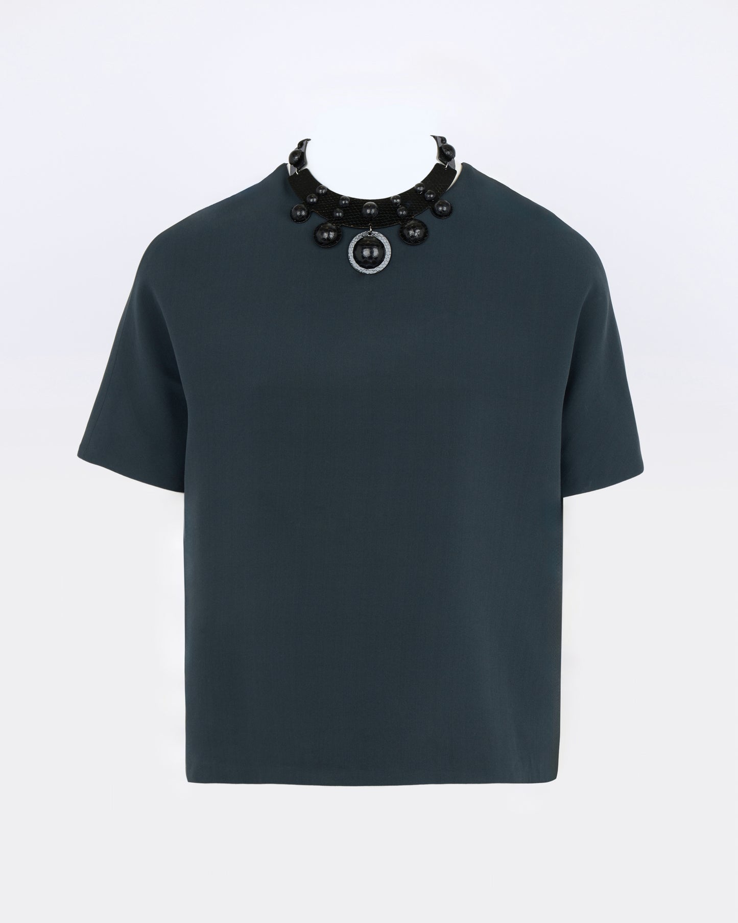 Silk crepe top with necklace