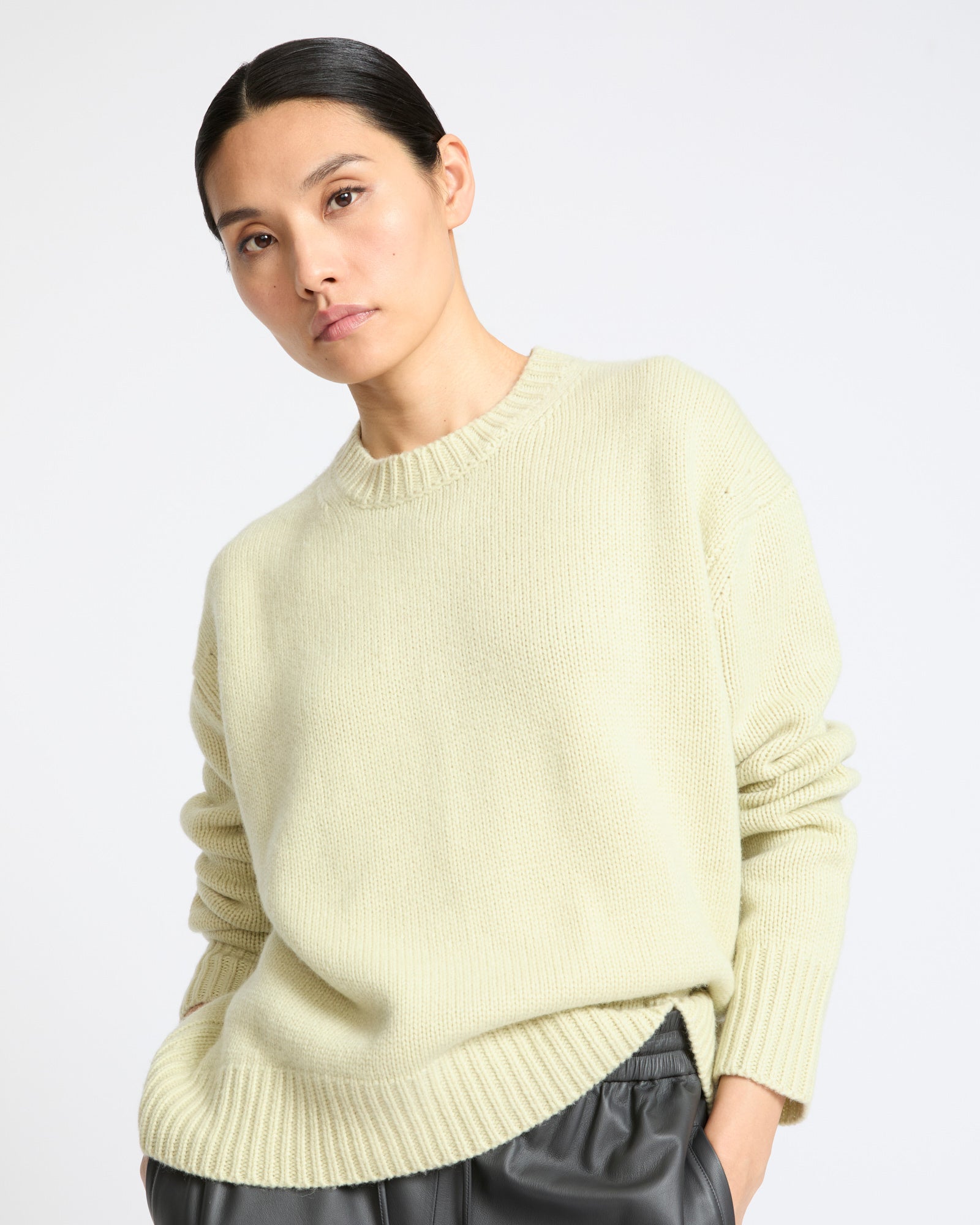 Women's Knitwear — Cashmere, Fine Knit & Precious Yarns | Yves