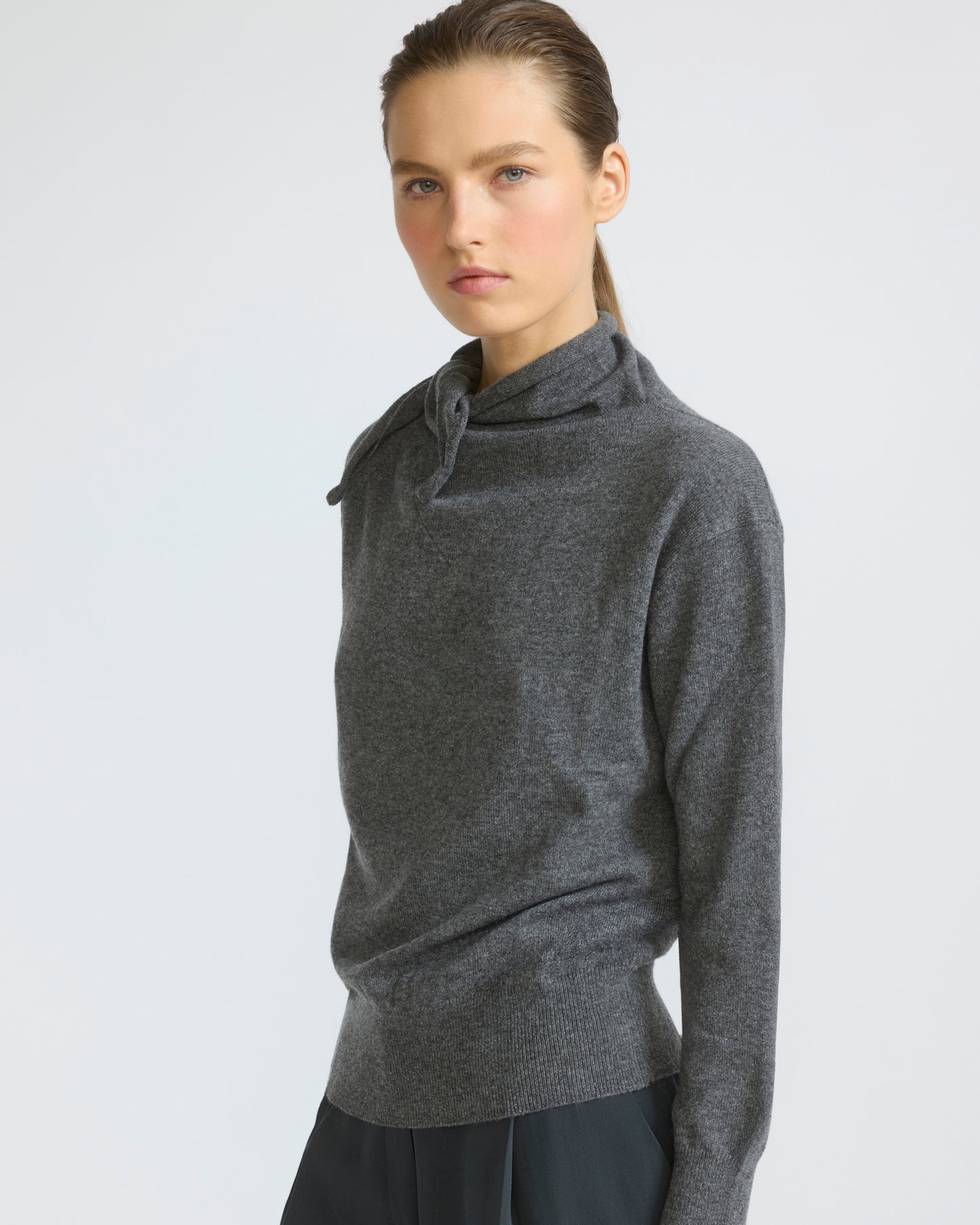 Fine 100% cashmere knit sweater with scarf collar - Yves Salomon - New Fall/Winter Collection