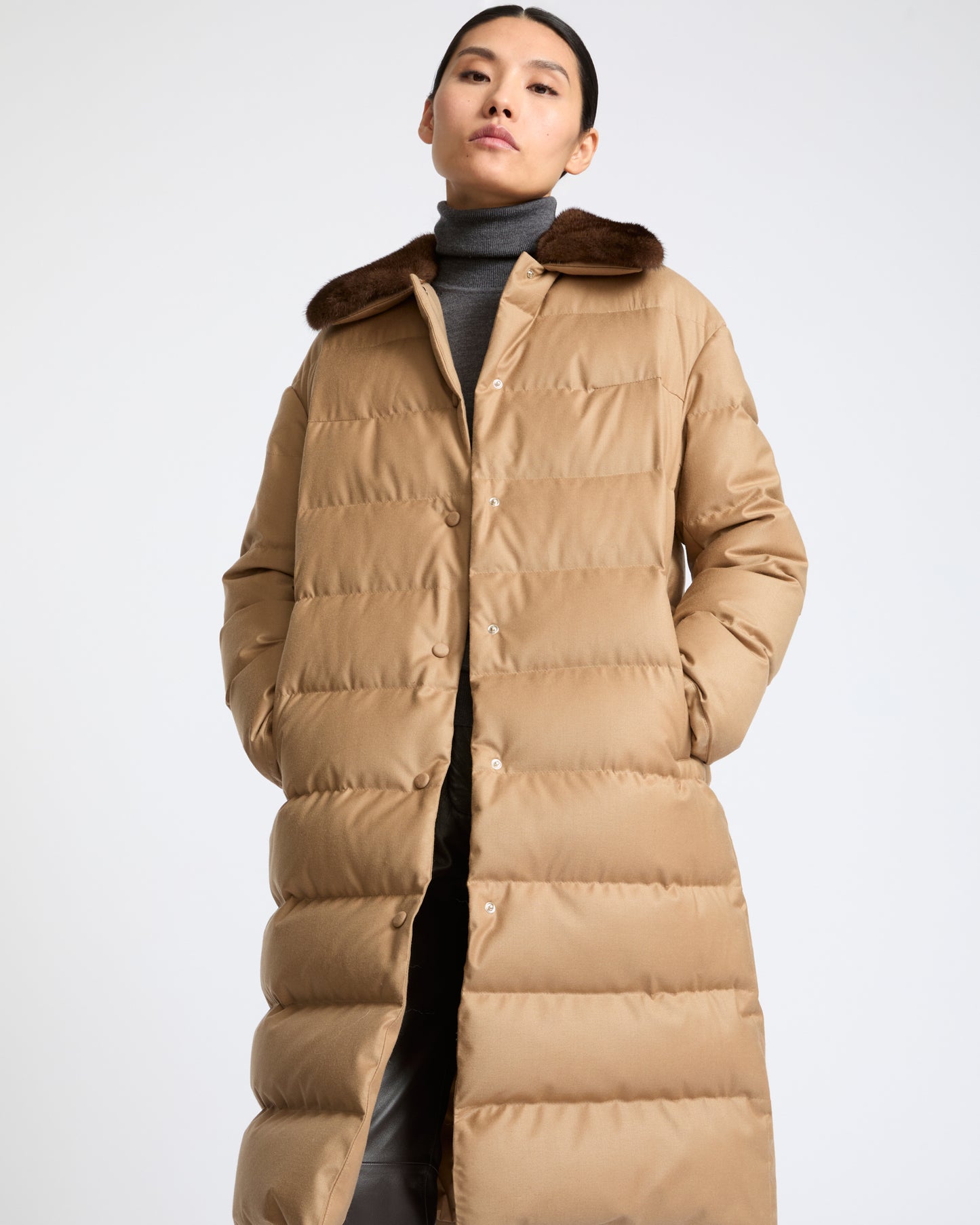 Long down jacket in Loro Piana fabric with detachable mink fur collar - Yves Salomon - New Fall Winter Collection