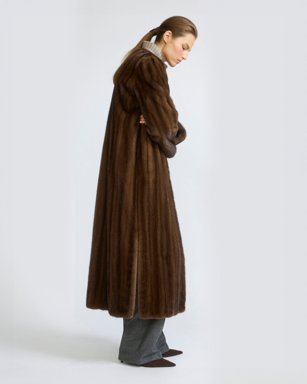 Maxi coat in long-haired straightened mink fur - Yves Salomon - New Fall/Winter Collection