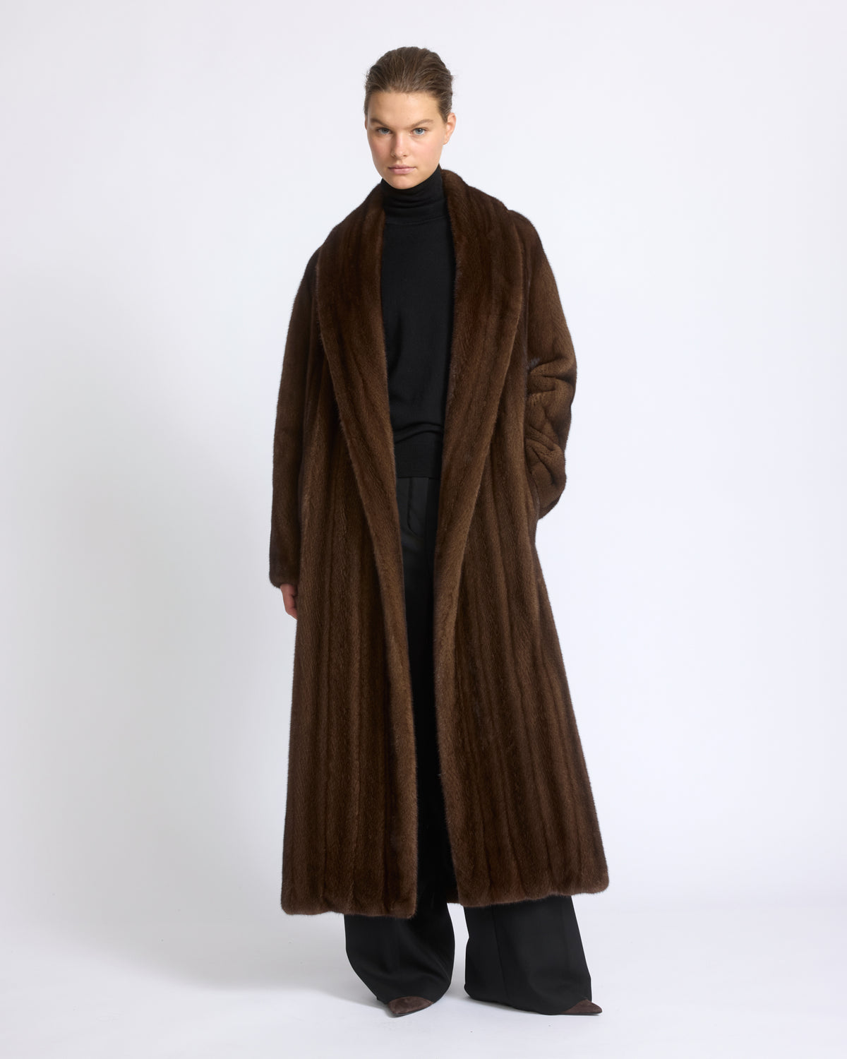 Belted maxi coat in long-haired straightened mink fur - Yves Salomon - New Fall/Winter Collection