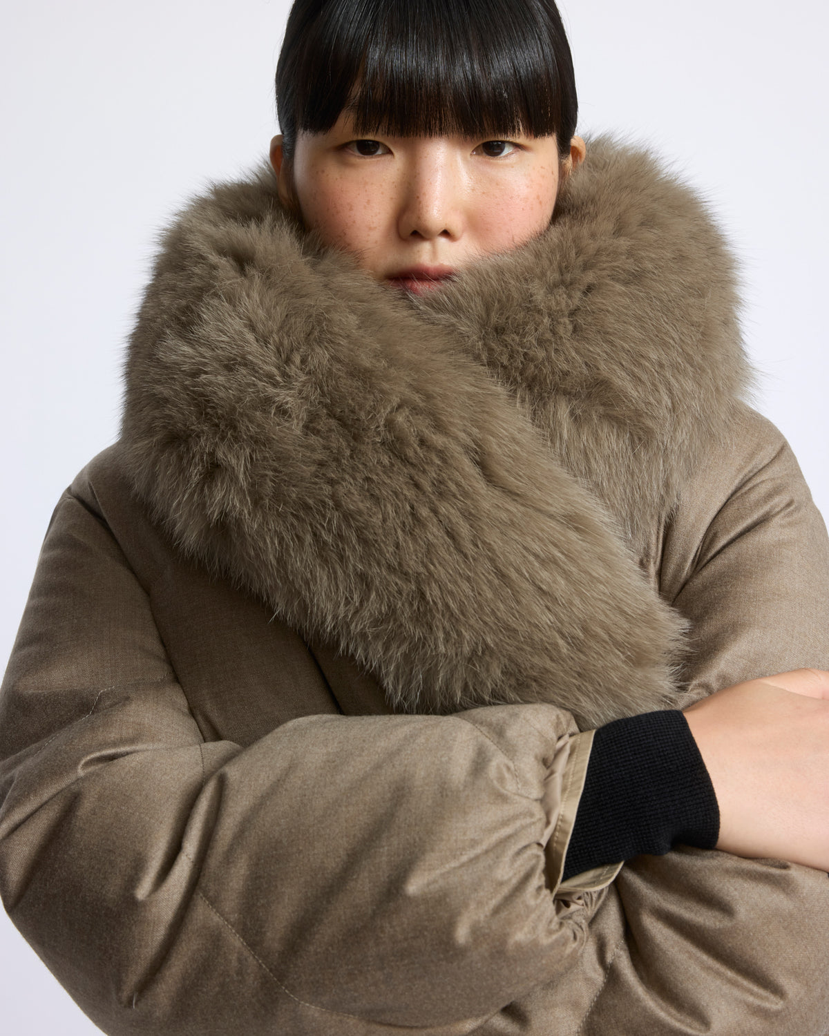 Short double breasted down jacket in technical Loro Piana flannel with detachable fox fur collar - Yves Salomon - New Fall/Winter Collection