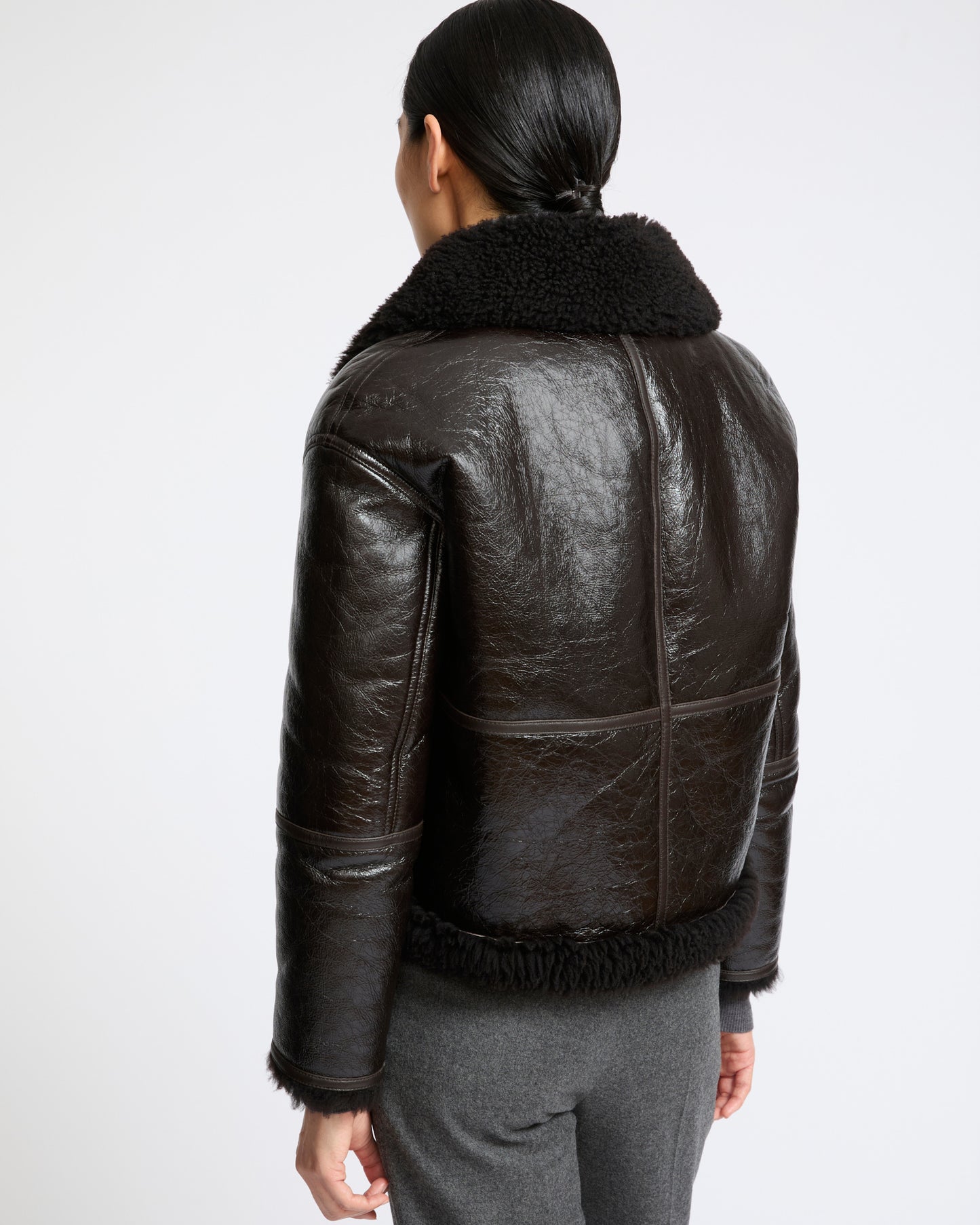 Short varnished Merinillo lambskin shearling jacket - Yves Salomon - New Fall Winter Collection