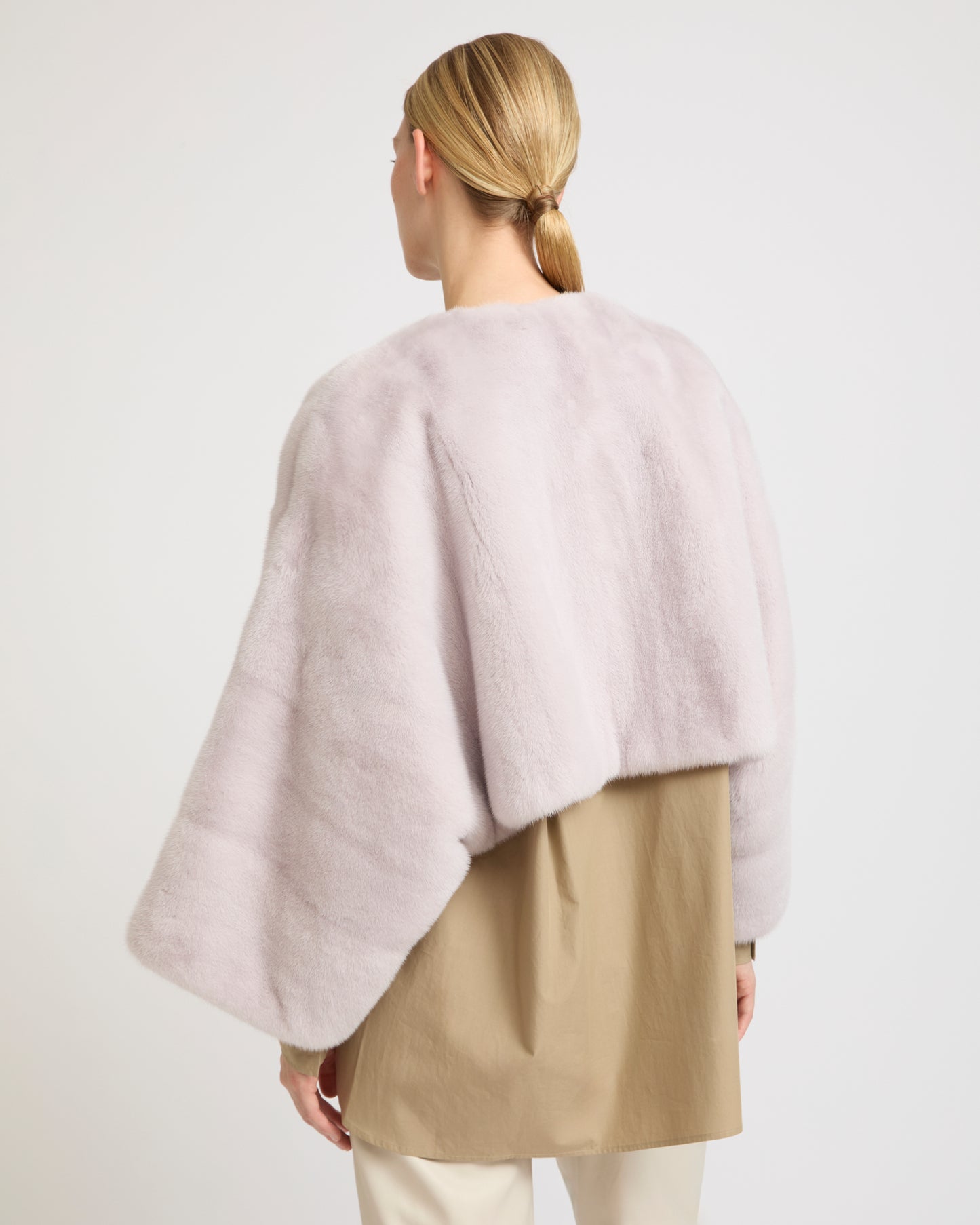Short cape in long-haired mink fur