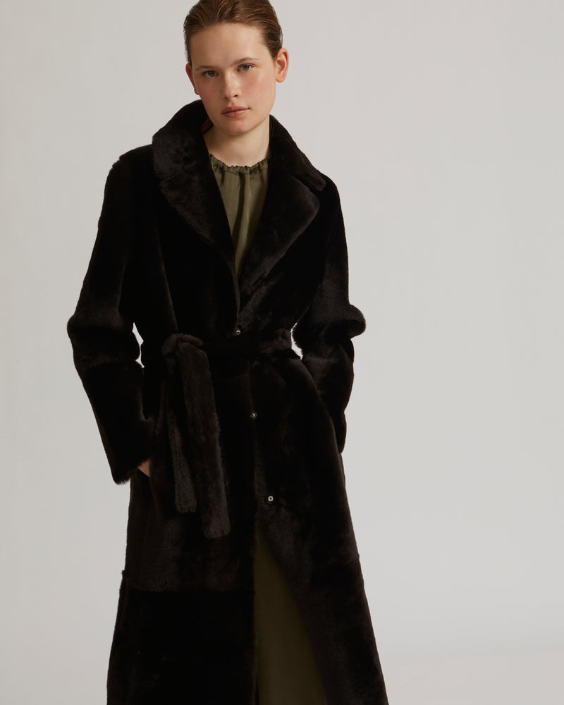 Long reversible belted shearling coat - brown - Yves Salomon