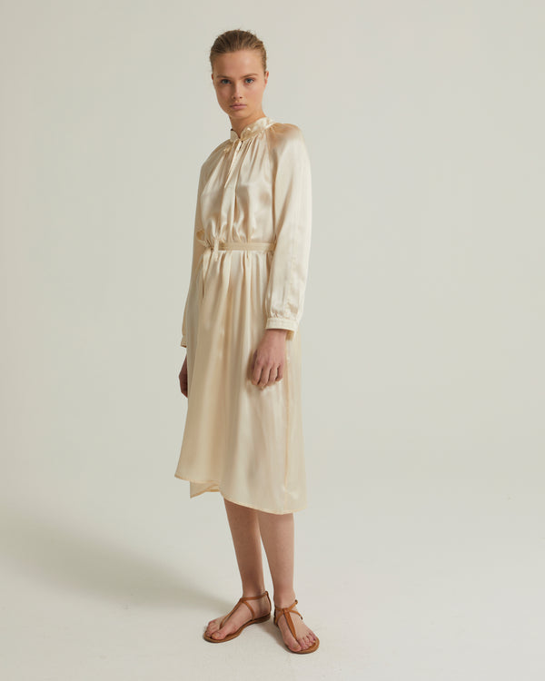 Flowing dress with long sleeves in silk satin - white
