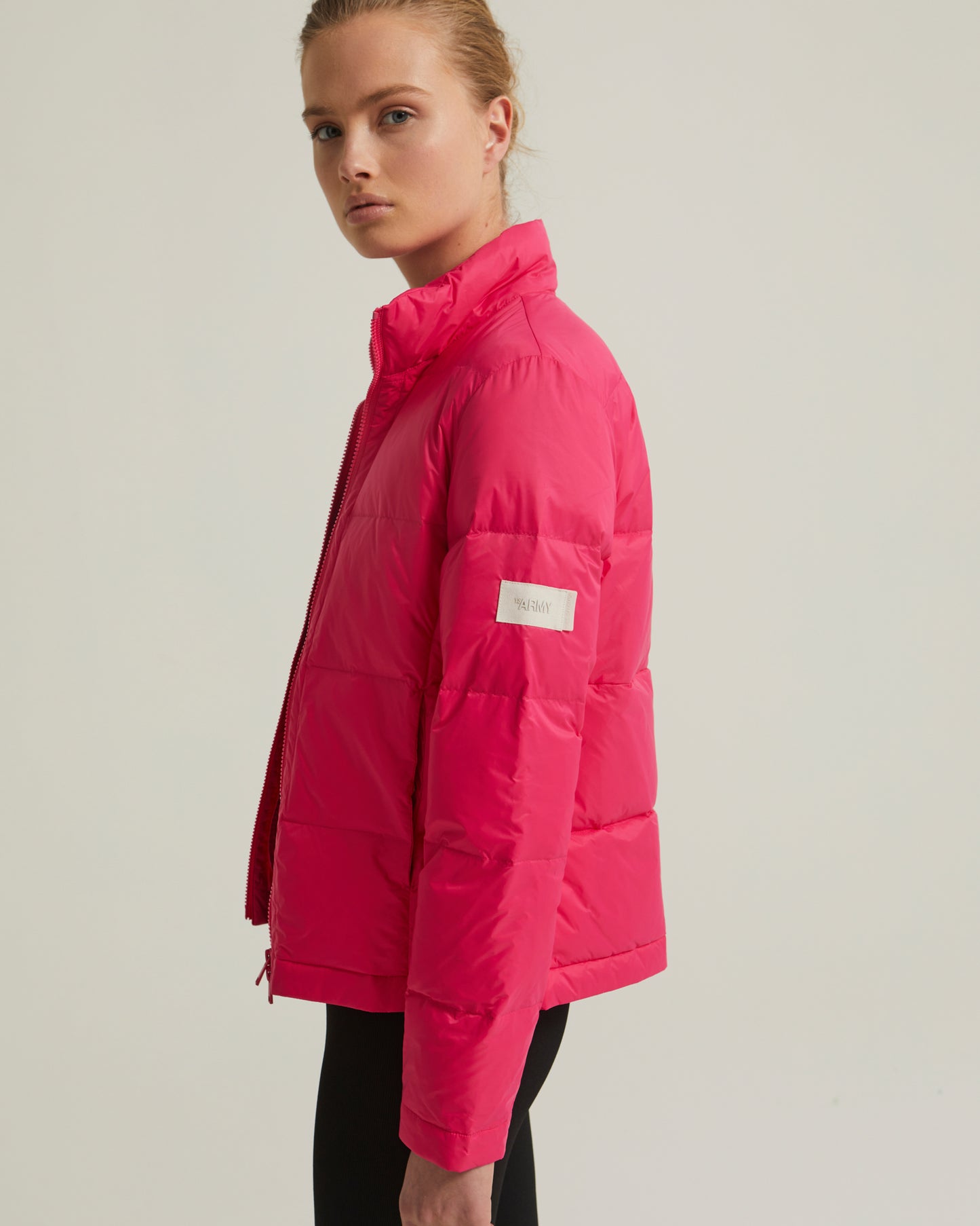Balck Friday 2025 - Yves Salomon - Short and foldable light down jacket with integrated transport pocket - pink