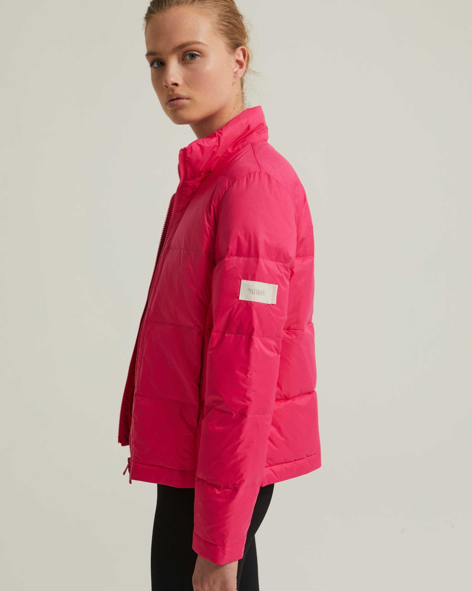 Balck Friday 2025 - Yves Salomon - Short and foldable light down jacket with integrated transport pocket - pink