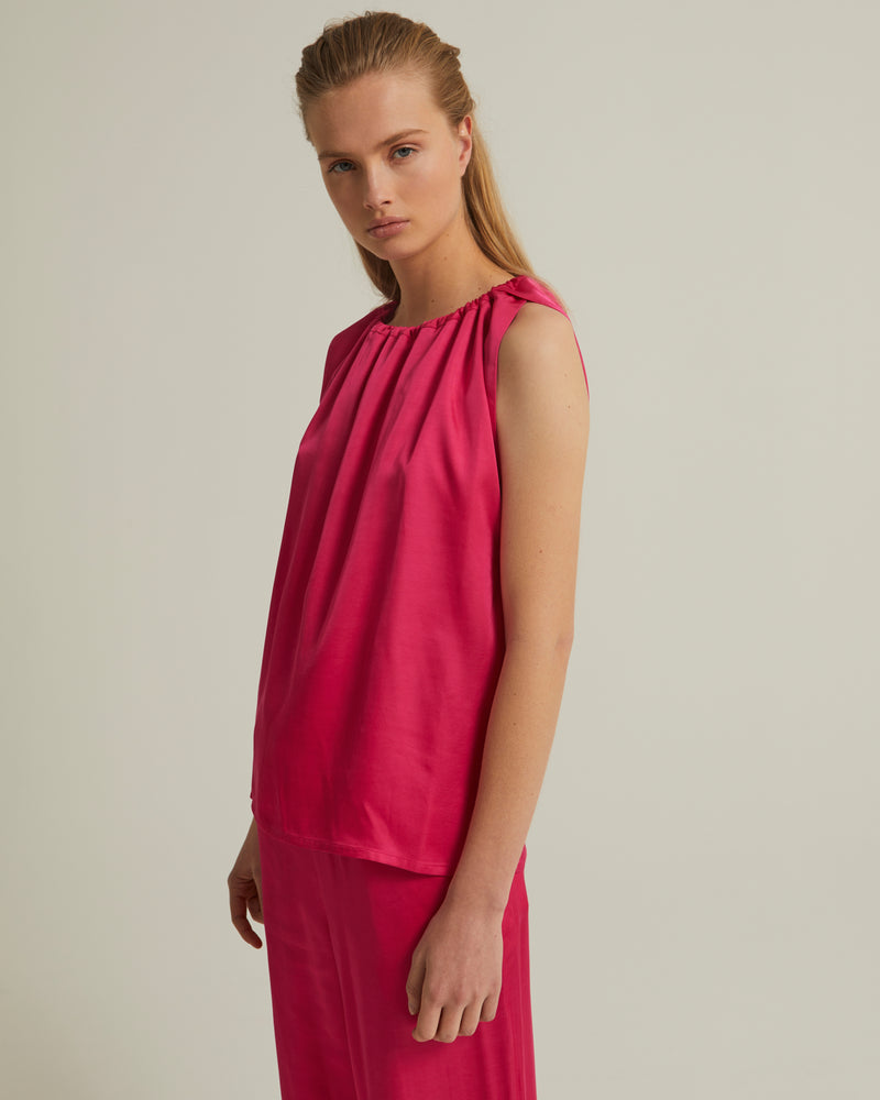 Sleeveless top with adjustable satin neckline - pink