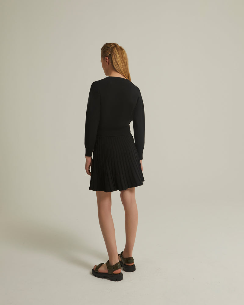 Cropped stretch knit long sleeve jumper - black